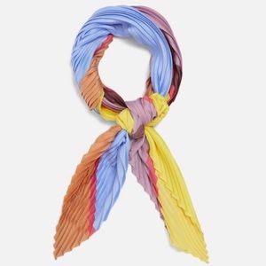 ZARA pleated scarf 😍